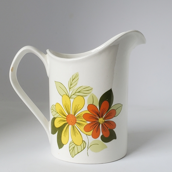 Vintage Johnson Brothers Ironstone Flower Creamer/Milk Jug - Picture 4 of 9